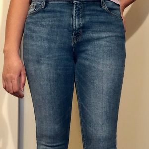HIGH WAISTED SKINNY JEANS.
